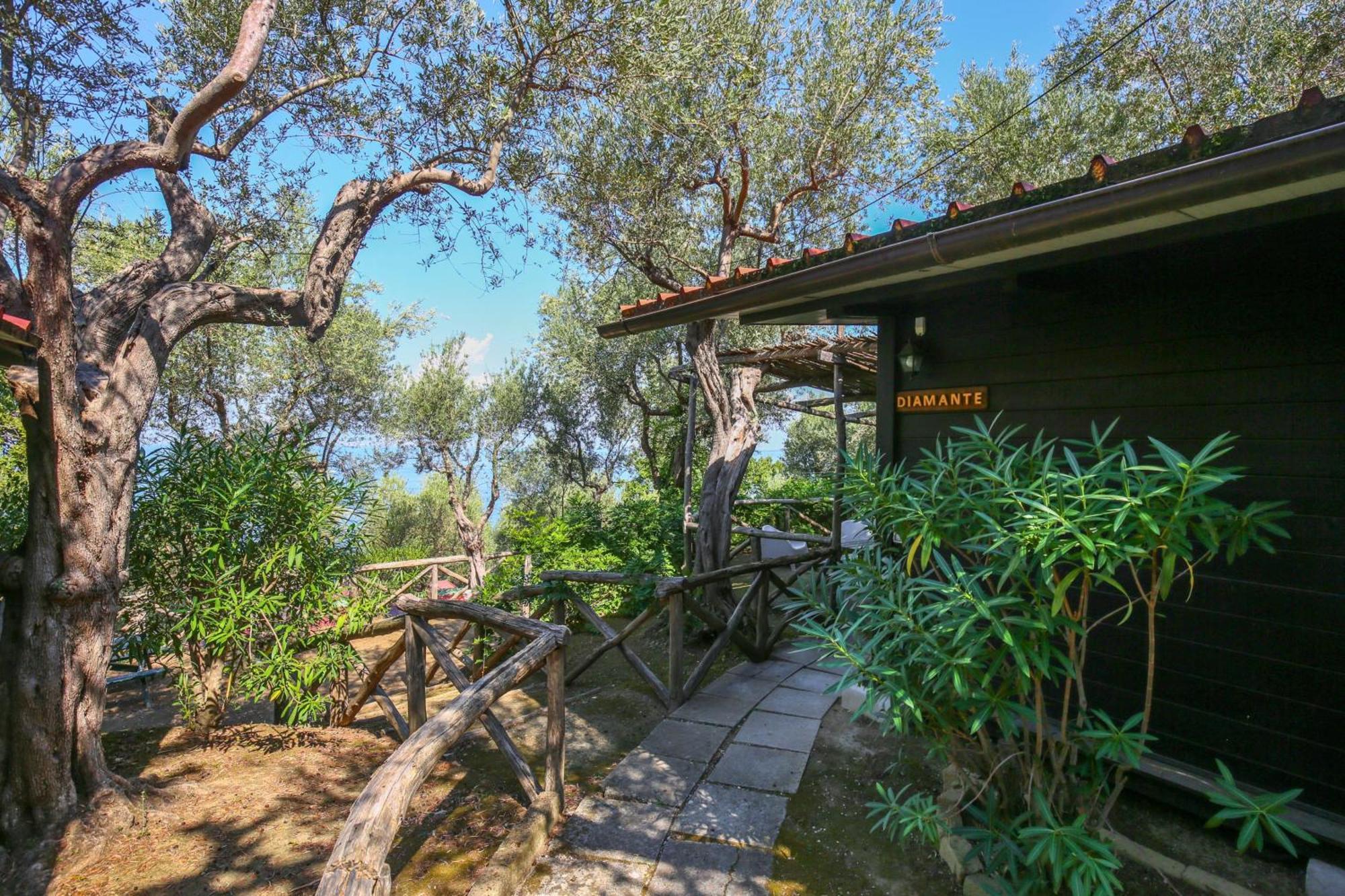 Village Camping Santa Fortunata - Campogaio Sorrento Exteriér fotografie